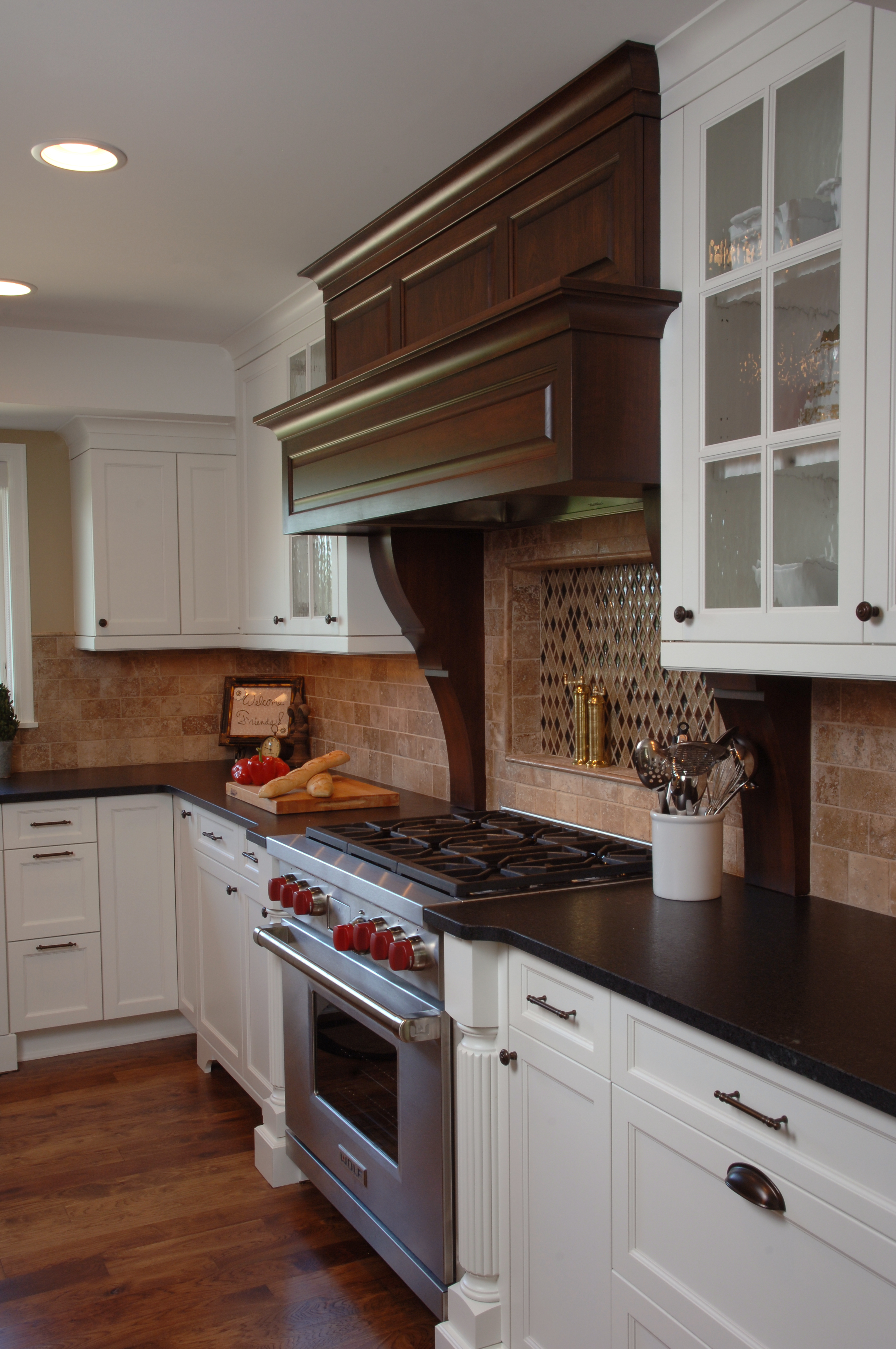 Traditional Country Kitchen - Destiny Homes